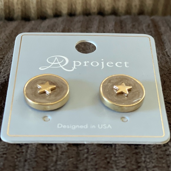 Gold and Taupe Star Circle Stud Earrings β AD Project - Picture 6 of 6